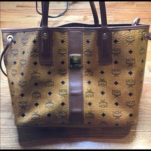 MCM MEDIUM Tote & Mini Clutch